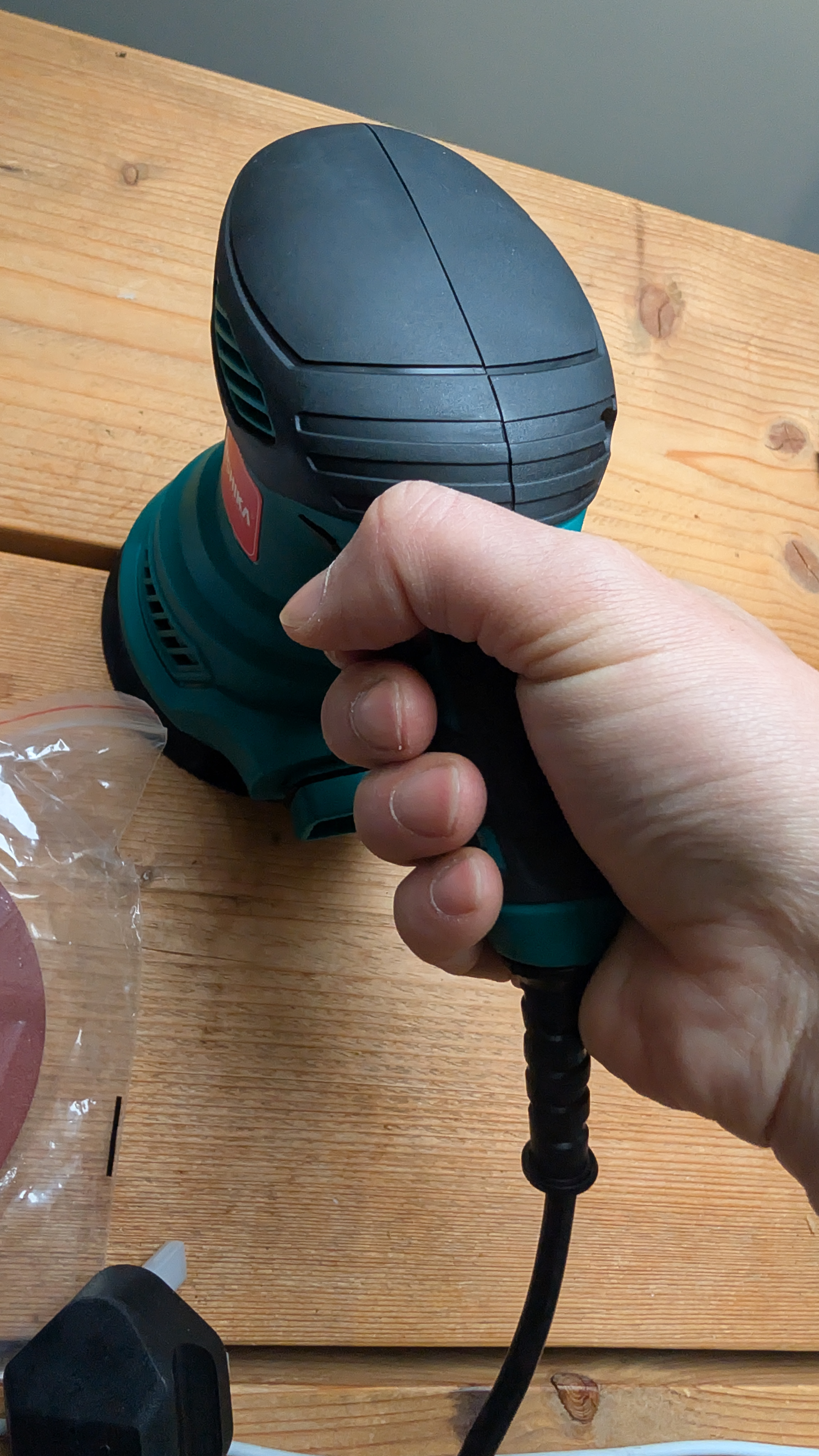 Hychika 300W Orbital Sander Review - Hands-On Test HYCHIKA 300W Orbital Sander Review – Hands-On Test - featured image