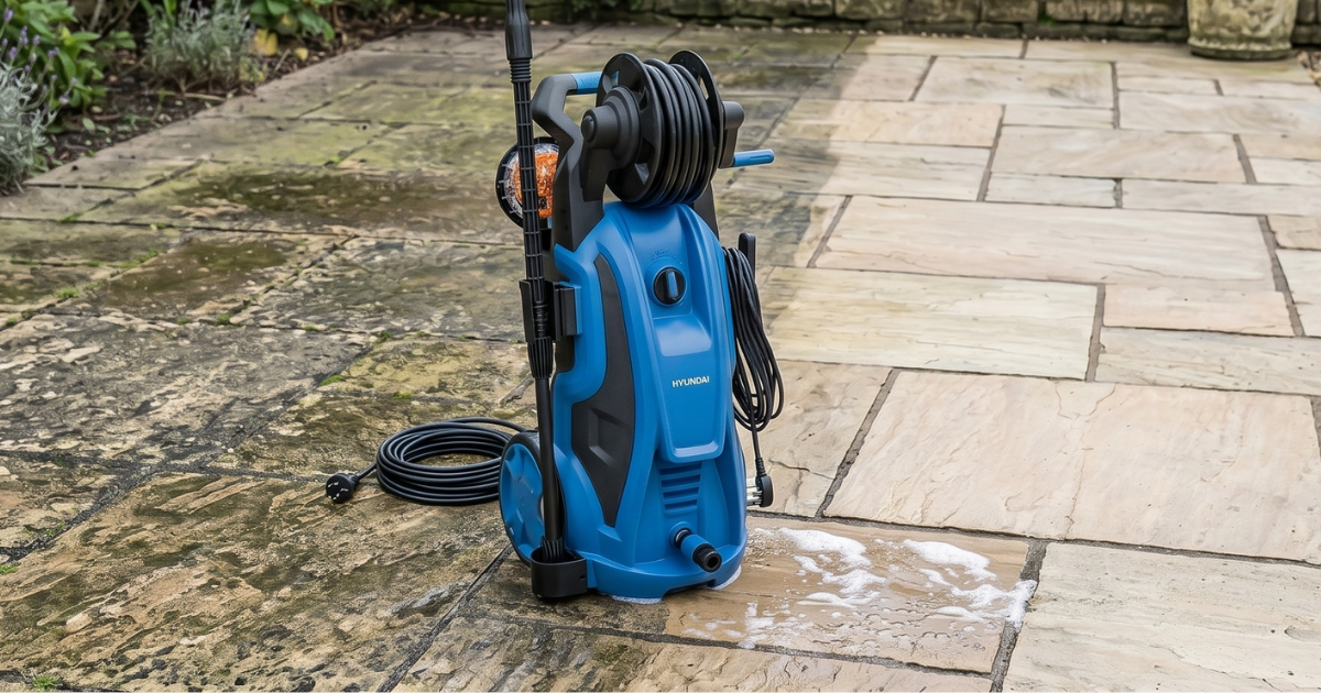 Hyundai HYW2400E Electric Pressure Washer Review Hyundai HYW2400E Electric Pressure Washer Review - featured image