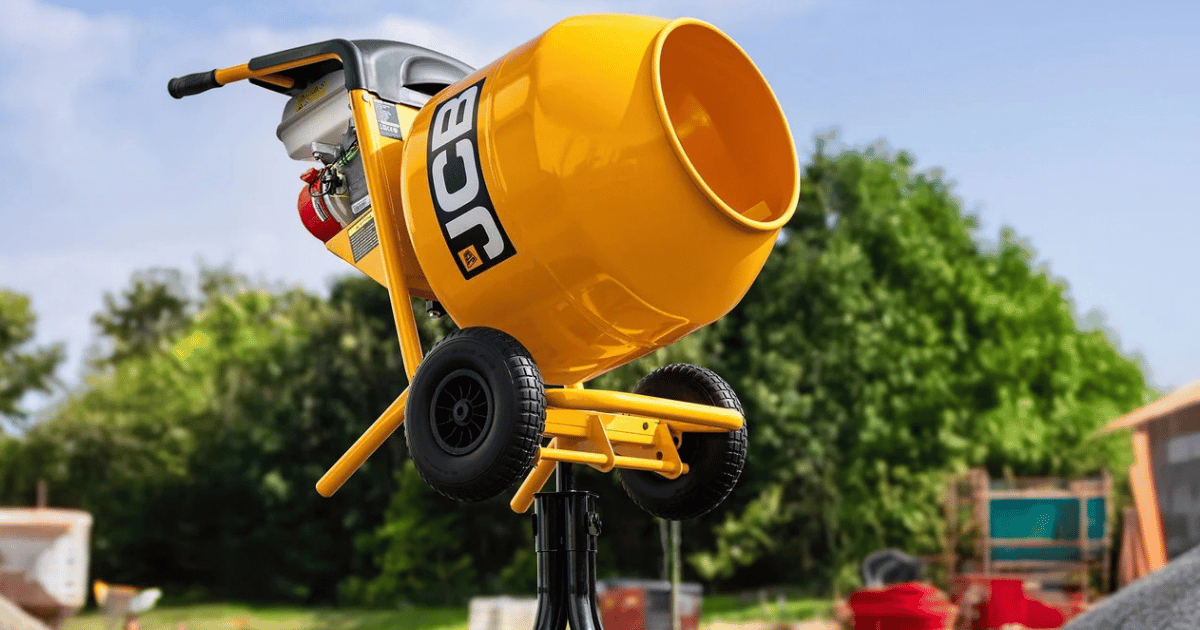 The Best JCB Tools for Landscapers & Serious Gardeners (2026): One Brand, the Whole Job - featured image